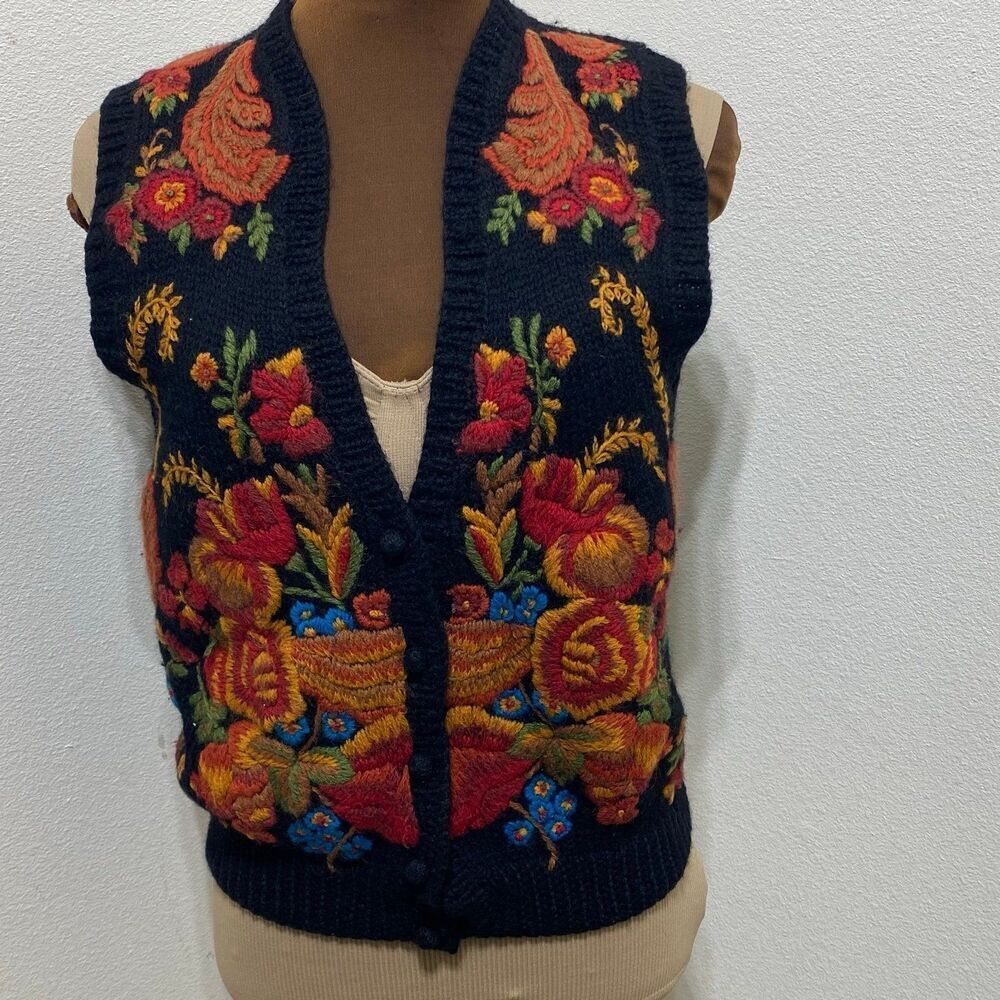Needleworks 1989 Vintage Hand knitted 100% Wool Sweater Vest/Cardigan